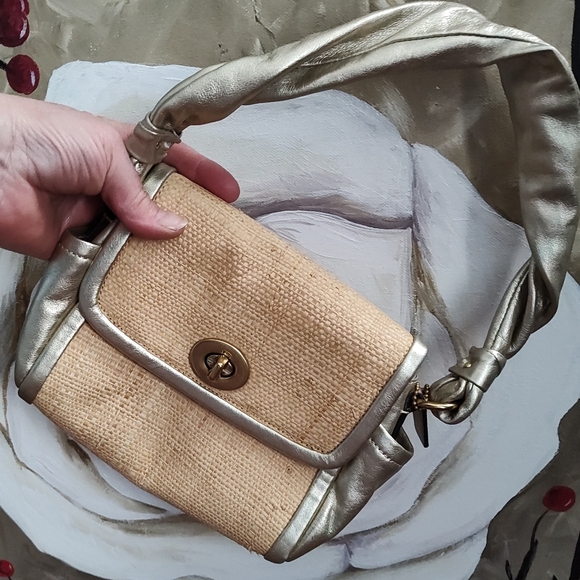 Coach Small Purse - Picture 15 of 16